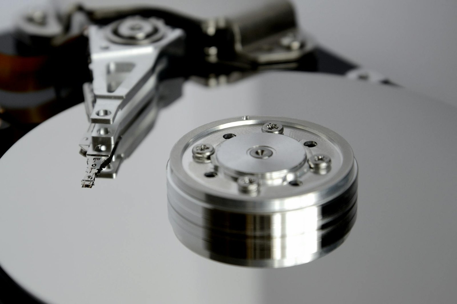 Best Strategies for Managing and Backing Up NAS Systems with Over 200TB Capacity
